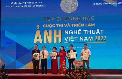 Báo Quân đội nhân dân đoạt huy chương bạc Cuộc thi và Triển lãm ảnh nghệ thuật Việt Nam năm 2022